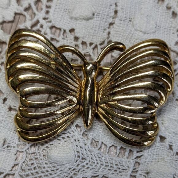 Vintage Trifari butterfly brooch pin - Picture 4 of 6